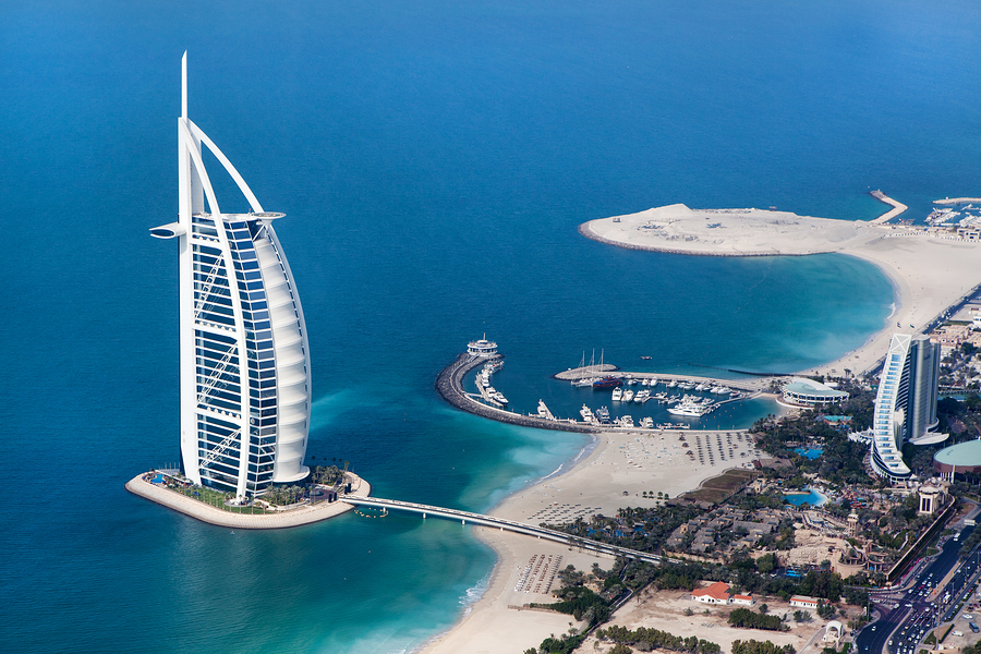 Dubaj - luxusní hotel Burj Al Arab ilustrační foto last minute zájezdy